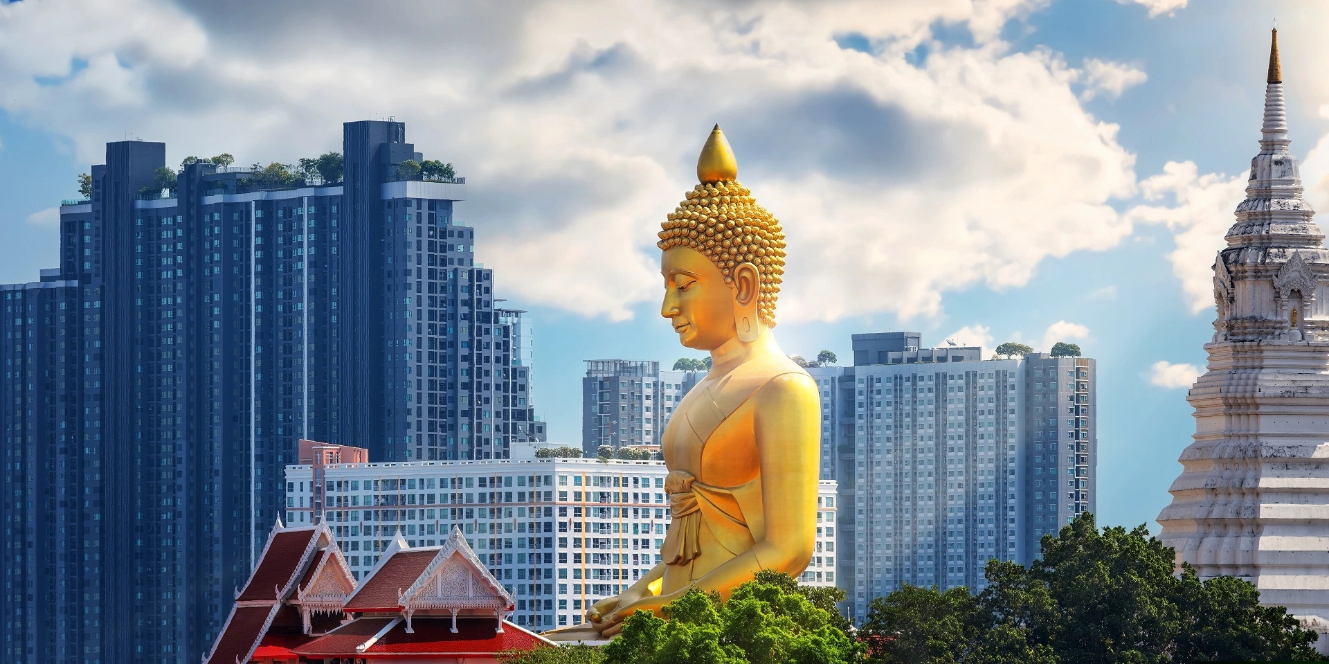 อยู่ใกล้เมือง เดินทางง่าย ด้วยเสน่ห์ของฝั่งธนฯ ที่ยังคงความสงบในทุกวัน ใช้ชีวิตอย่างผ่อนคลายริมแม่น้ำเจ้าพระยา กับแหล่งไลฟ์สไตล์ระดับเวิลด์คลาสอย่าง ICONSIAM ที่ใกล้เพียงไม่กี่นาที
